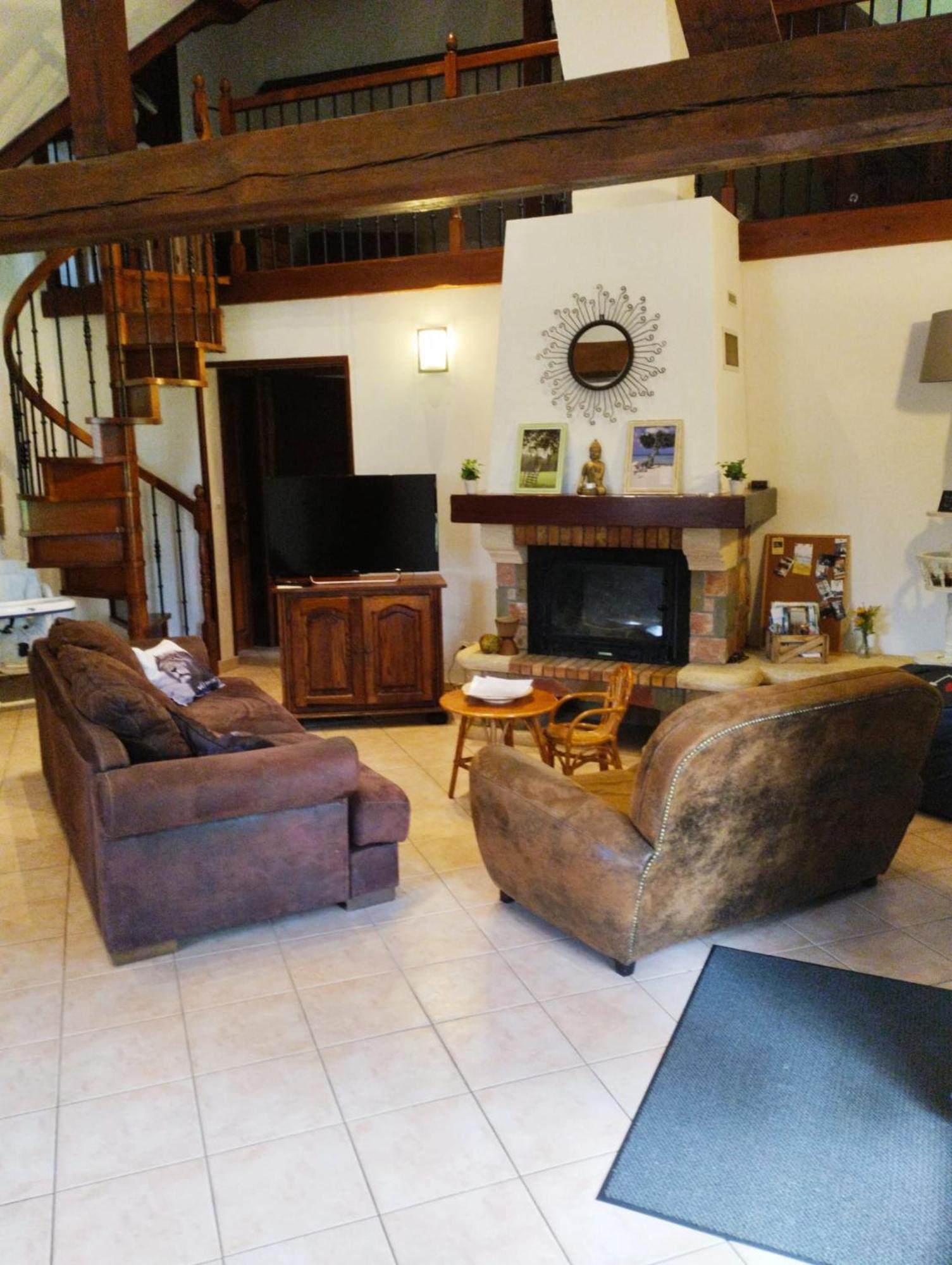 Maison Traditionnelle Normande Avec Piscine Hotot-en-Auge Exteriér fotografie